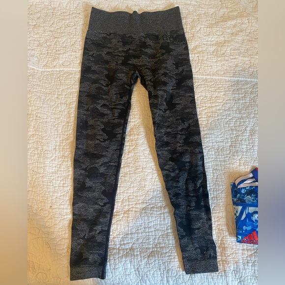 Gymshark gray camo leggings - Picture 3 of 5